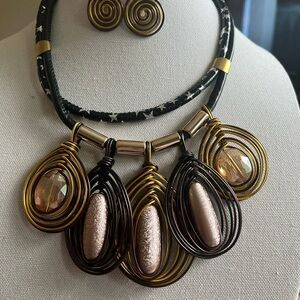 Elegant Gold and Black Wire Necklace Set